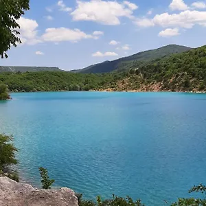 Le Logis Des Templiers Régusse